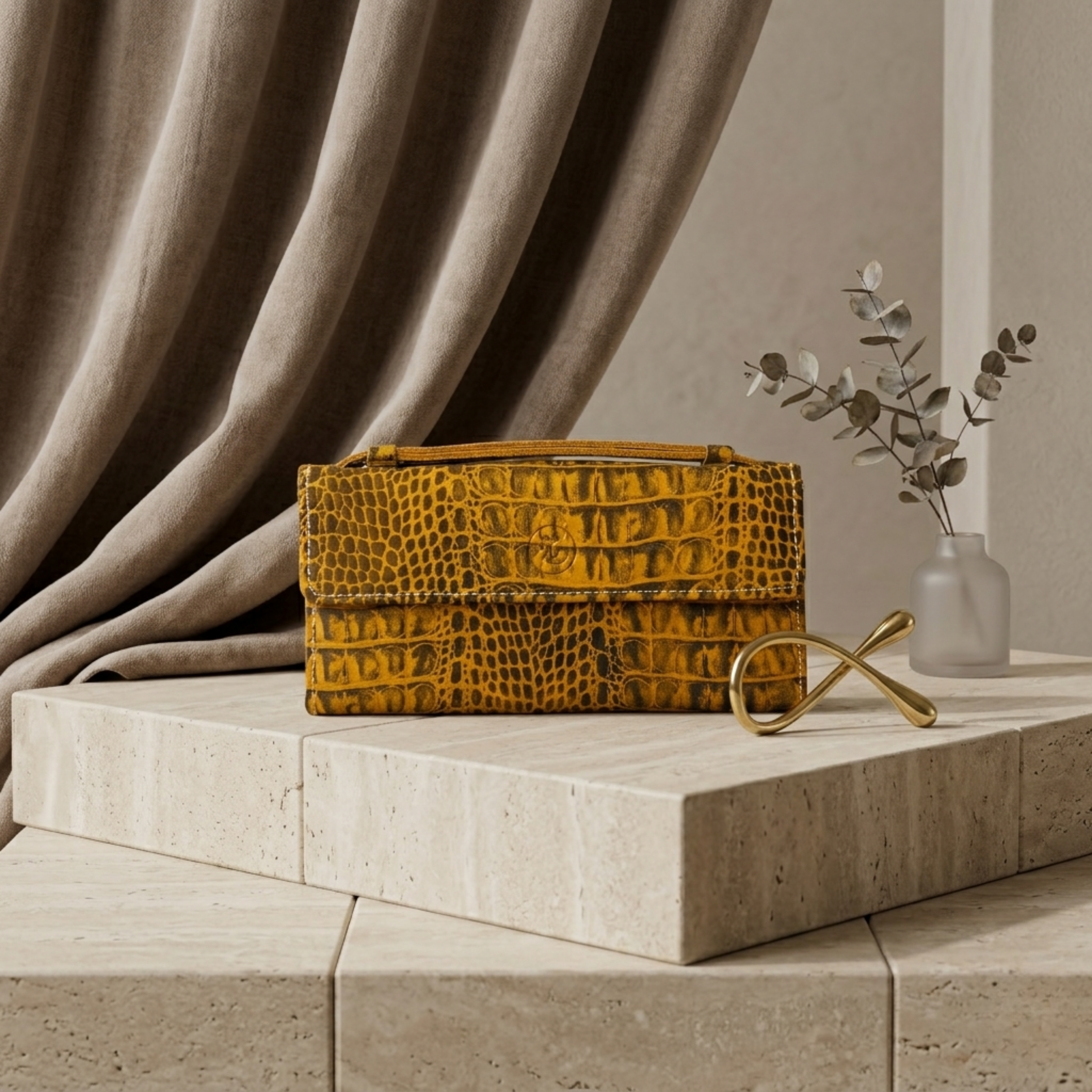 Isabelle Croc - Women's Long Leather Wallet
